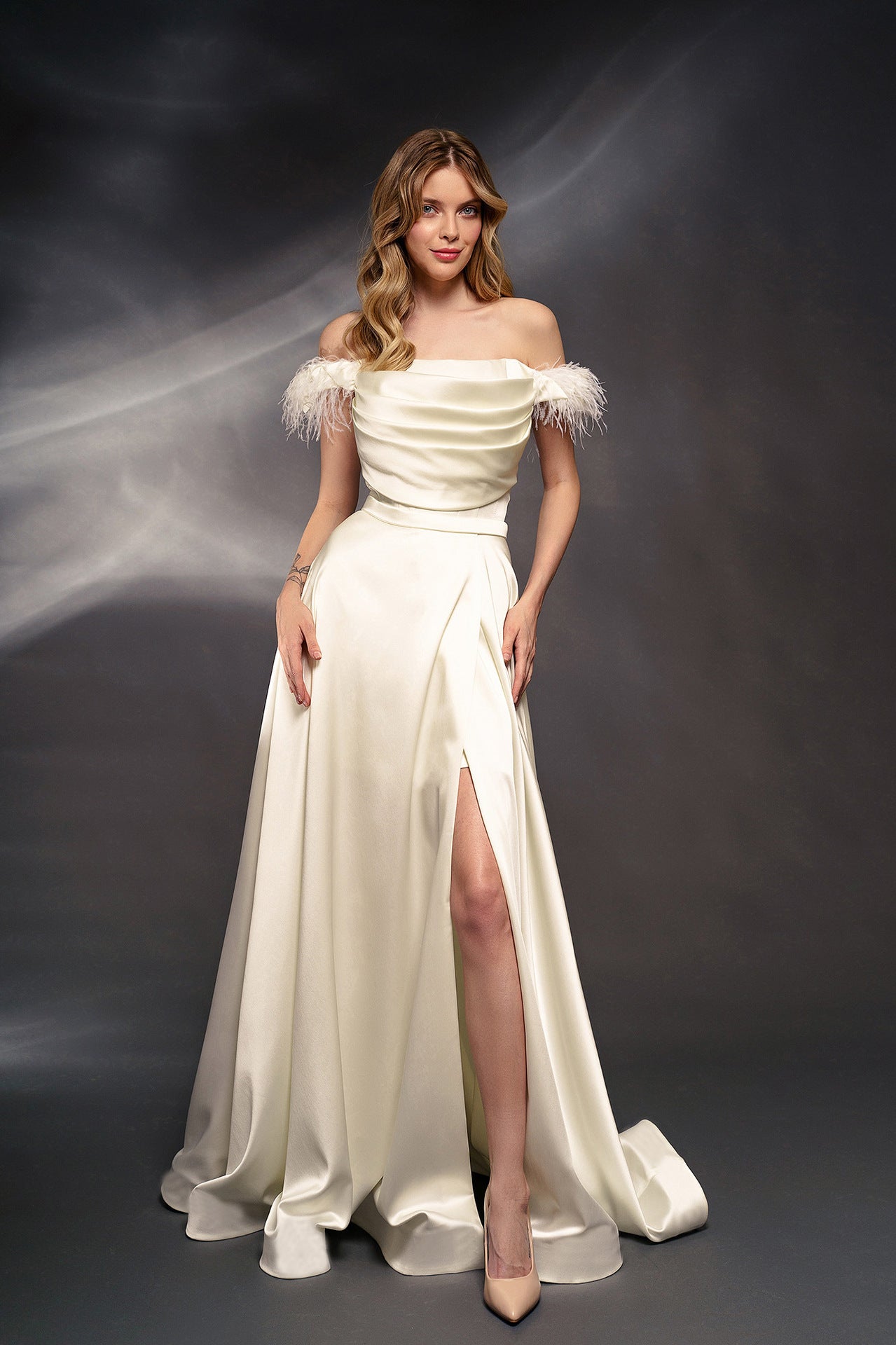 White Retro Luxury Elegant Women's Bridal Wedding Dress 2024 Autumn New Sexy Fa image 2