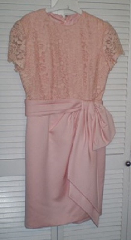 Victor Costa Women Dress Lace Peach bodice Satin-Peach Size 10